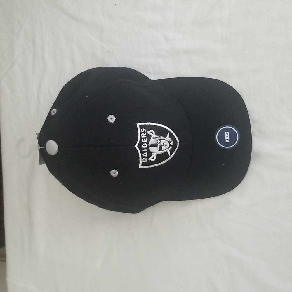 Raiders Silver and Black NFL Team Apparel NWT Adjustable Kids Cap